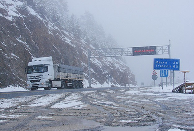 Zigana Dağı'na Kar Yağdı