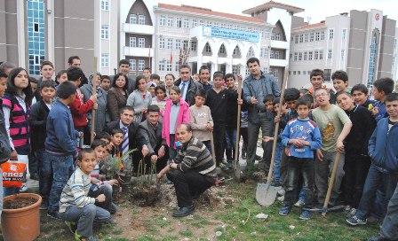 “Kutlu Doğum Haftası” anısına gül diktiler