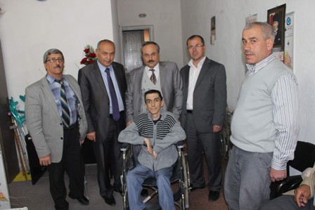 AK Parti Beyşehir İlçe Teşkilatı’ndan iki gence engelli aracı