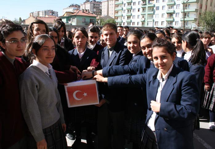 Harçlıklar şehit ailelerine
