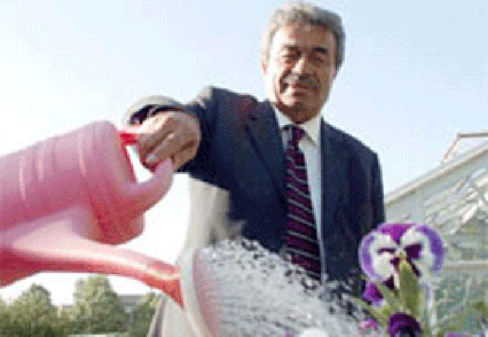 Kamer Genç'ten abdest densizliği