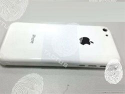 Plastik iPhone'un fiyatı belli oldu