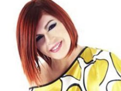 Emel Müftüoğlu çillerini aldırdı