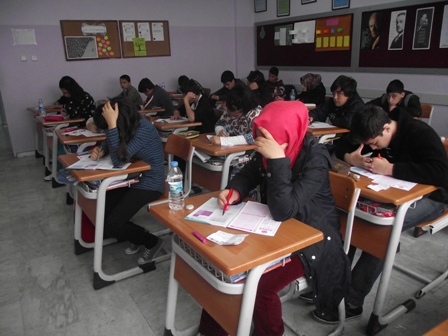 Gençlik’te deneme sınavı yapıldı