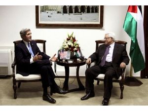 Kerry İle Abbas bir araya geldi