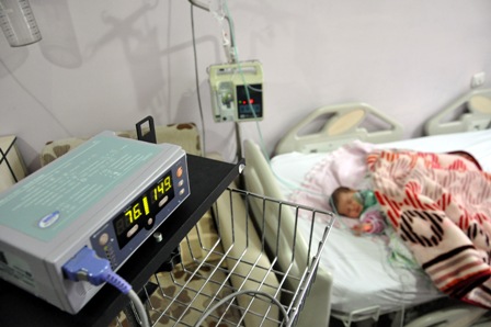 Konya'da 6,5 aylık bebek çatal iğne yuttu