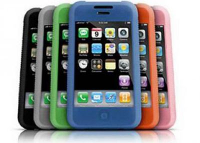 Plastik iPhone'un fiyatı belli oldu