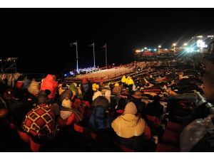 Anzak Koyu'nda şafak ayini