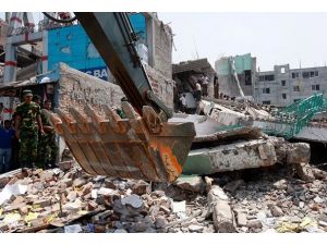 Bangladeş'te Bina Çöktü