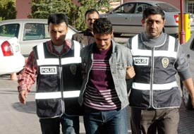 Balkonlardan eve giren şebeke yakalandı