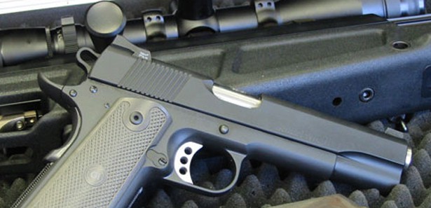 Kazayla Hamile Eşini Vurduğu İddiası