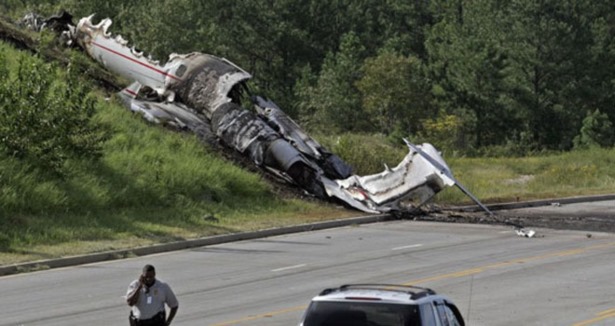 Almanya'da Küçük Uçak Düştü: 4 Ölü