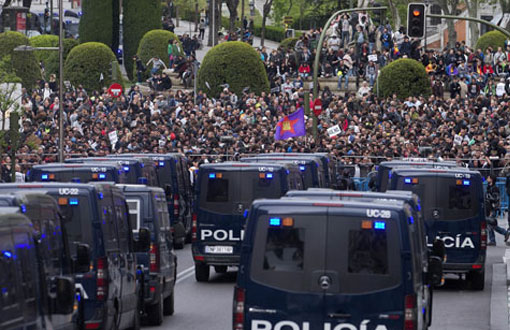 İspanya'daki "Meclisi Kuşatma" Eylemi