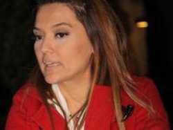 Ünlü sanatçı doktorunu mahkemeye veriyor