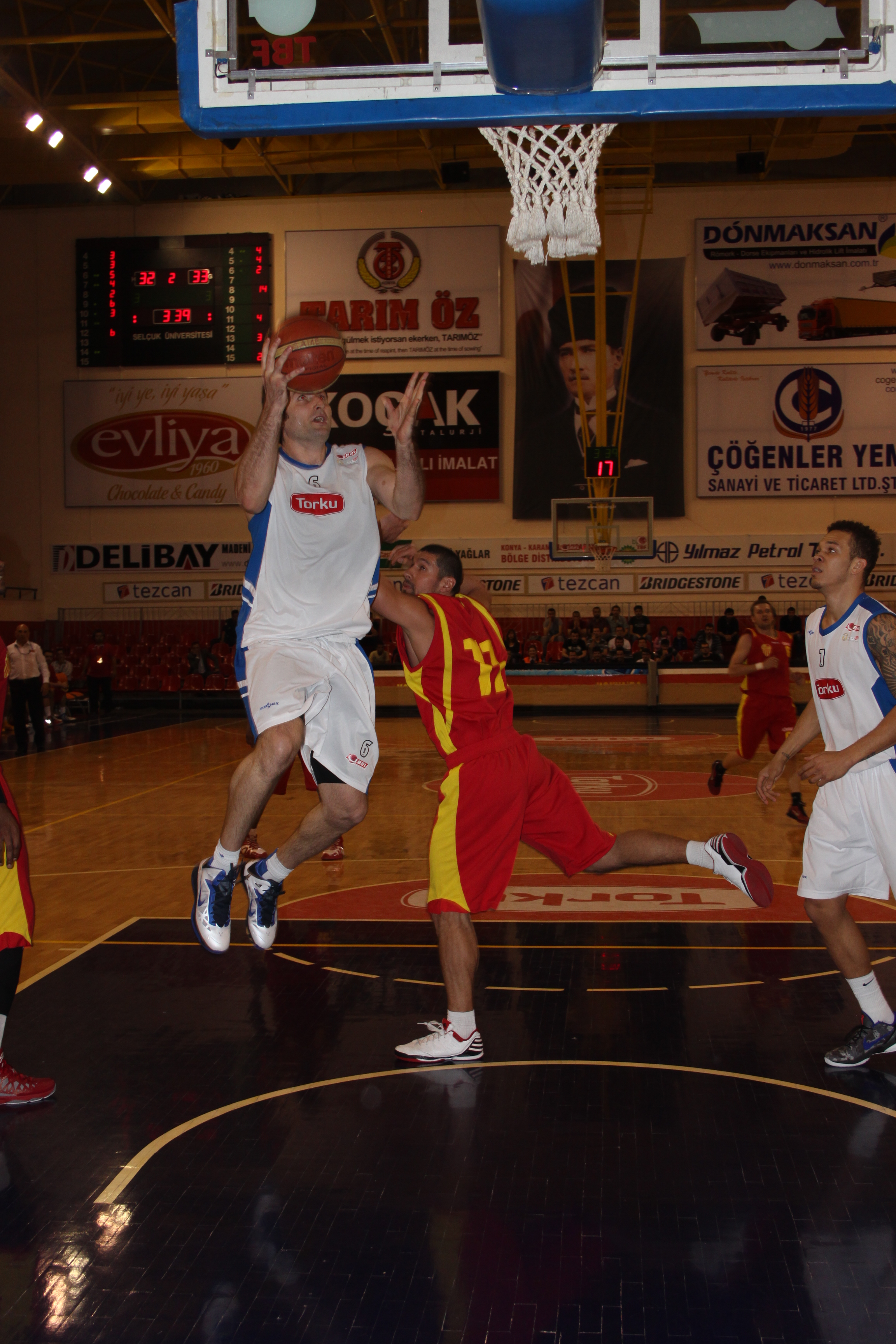 Üniversite’den güzel son 90-69