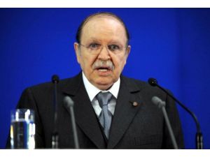 Cezayir Devlet Başkanı hastaneye kaldırıldı