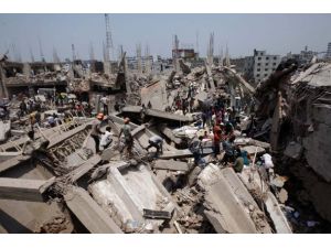 Bangladeş'te çöken iş merkezinde ölşenlerin sayısı 362