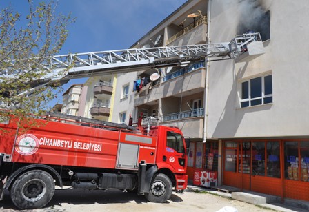 Cihanbeyli'de korkutan yangın