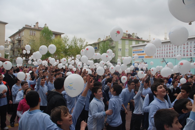 Kutlu Doğum Haftası’nda balonlar gökyüzüne salındı