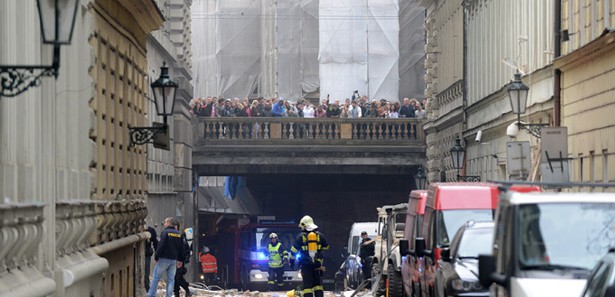 Prag'da güçlü patlama: Yaralananlar var