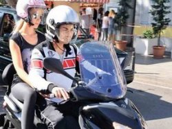 Serdar Ortaç Chloe'ye direksiyonu sağda olan araç alacak