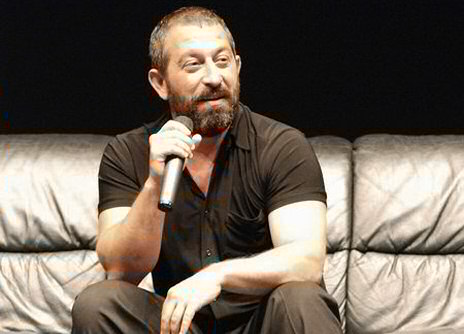 Cem Yılmaz: Komikliği annesinden yakışıklılığı benden