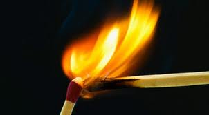 Çakmağı Çaktı.. Kibriti Yaktı Yangın Başladı …