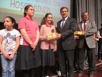 M. Aymaz kitap okumada da 3 ödül aldı