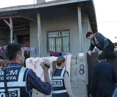 Sokak satıcılarına özel harekatlı baskın