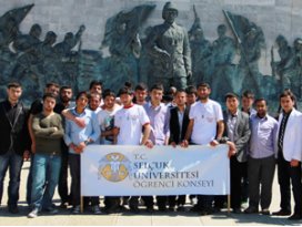Öğrenciler 57. Alay'ın İzinden Yürüdü