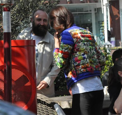 Bergüzar Korel ve Halit Ergenç set çıkışı hasret giderdi