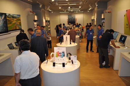 Apple Shop’ konseptli mağaza açıldı