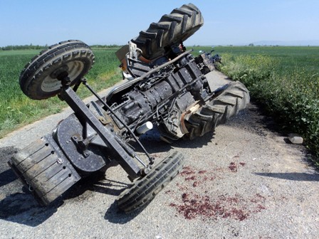 Akşehir’de traktör devrildi: 1 yaralı