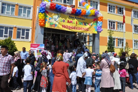 M. Aymaz’da boyama şenliği yapıldı