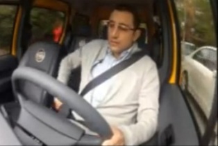 Mustafa Akış Meclis Taksi'nin şoför koltuğunda...
