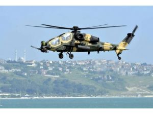 Türk helikopteri Atak gösteri uçuşu yaptı