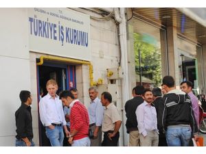 Genç işsizliği Türkiye'de azaldı