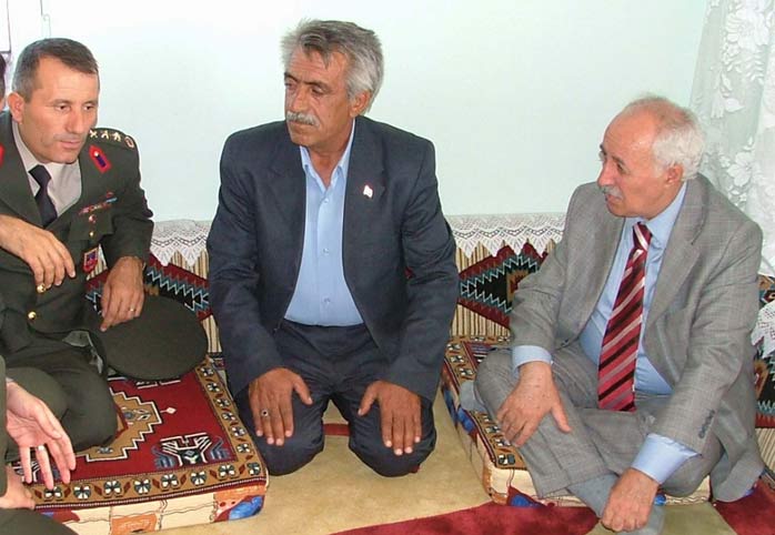 Vali Aydın'dan şehit ailesine ziyaret