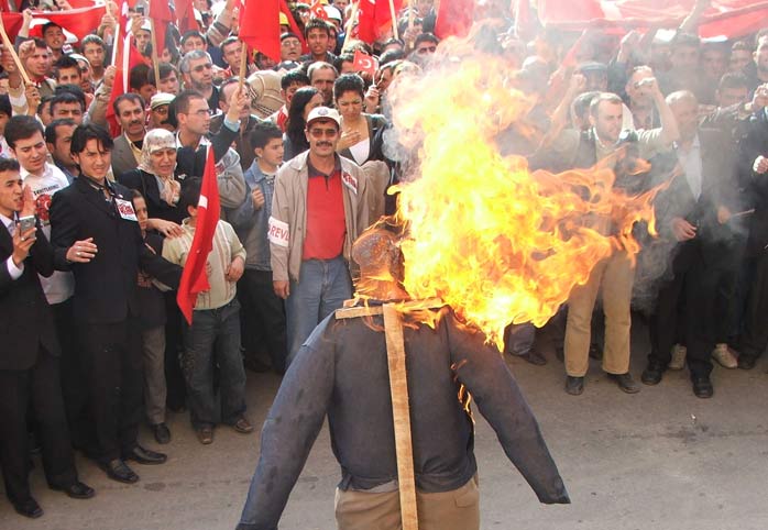 Seydişehir'de teröre öfke!