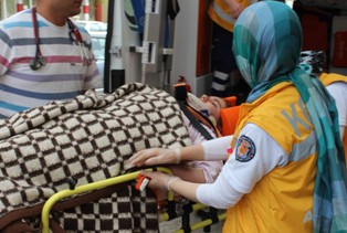 Pencereden düşen çocuk yaralandı