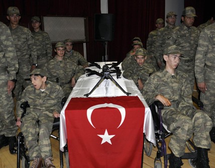 Engellilerin Bir Günlük Askerlik Heyecanı