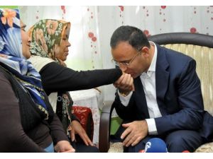 Bozdağ, Şehit Annelerini Ziyaret Etti