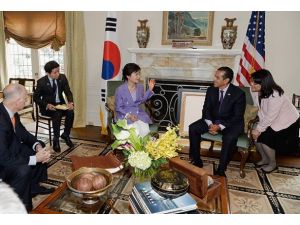 İlk Resmi Ziyarette Cinsel Taciz Skandalı