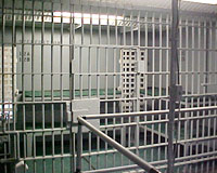 Emniyetten çizgi film gibi kaçış!