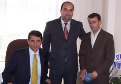 Başhekim, kolları sıvadı
