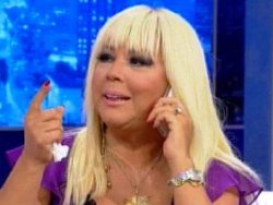 Safiye Soyman'dan canlı yayında bir ilk