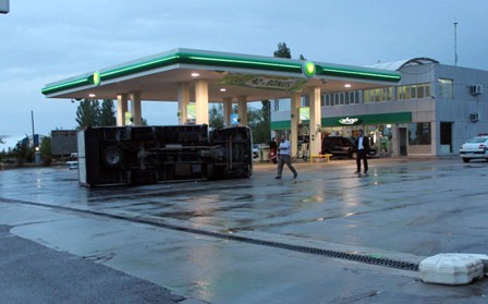 Petrol istasyonunda faciadan kıl payı dönüldü