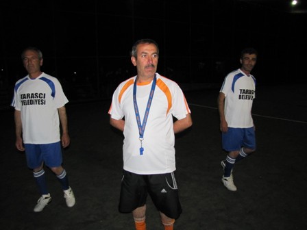 Taraşçı’da halı saha turnuvası başladı