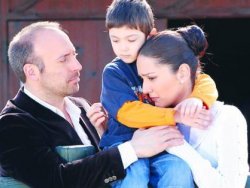 Bergüzar Korel - Halit Ergenç mahkeme tanık oldular