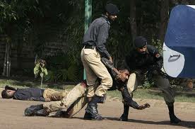 Polise Bombalı Saldırı…